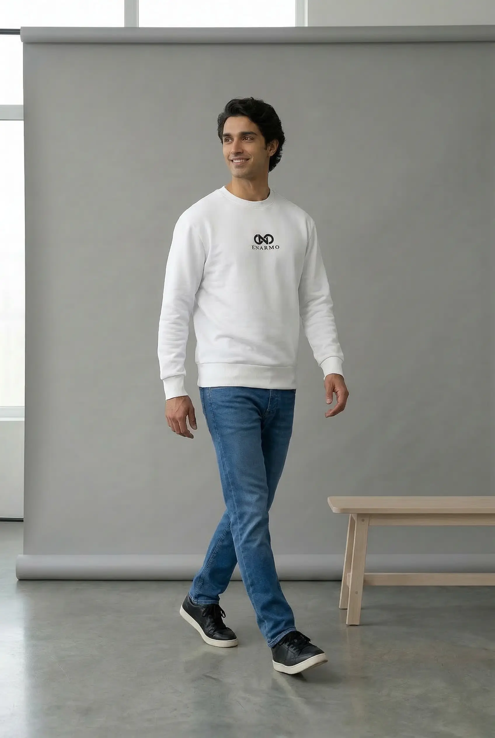 Weißes Baumwoll-Sweatshirt – Schwarzes gesticktes Logo-Motiv